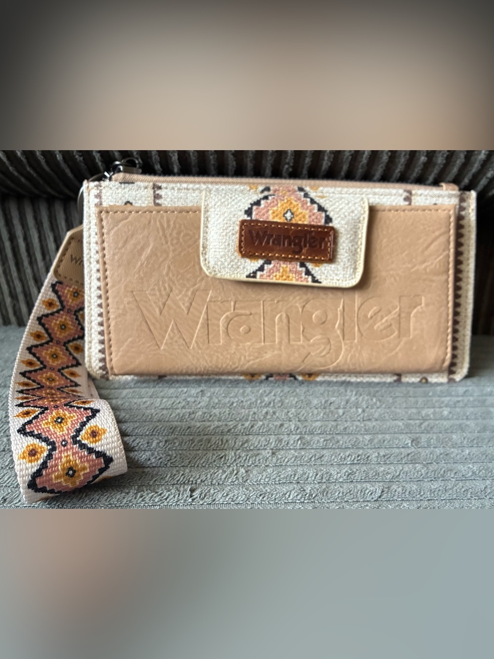 Wrangler Southwestern Beige Wristlet Wallet with Embroidered Accent